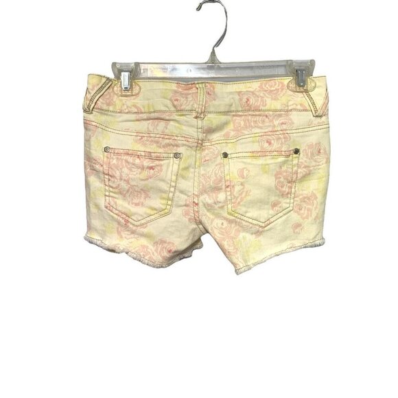 Celebrity Pink Cut-Off Distressed Denim Shorts Junior’s Size 3 - Picture 2 of 7